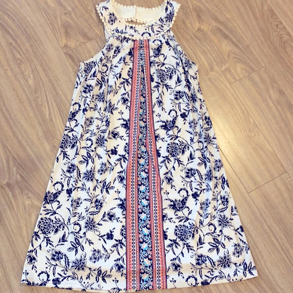 Great mid length High neck dress for a spring or summer event!